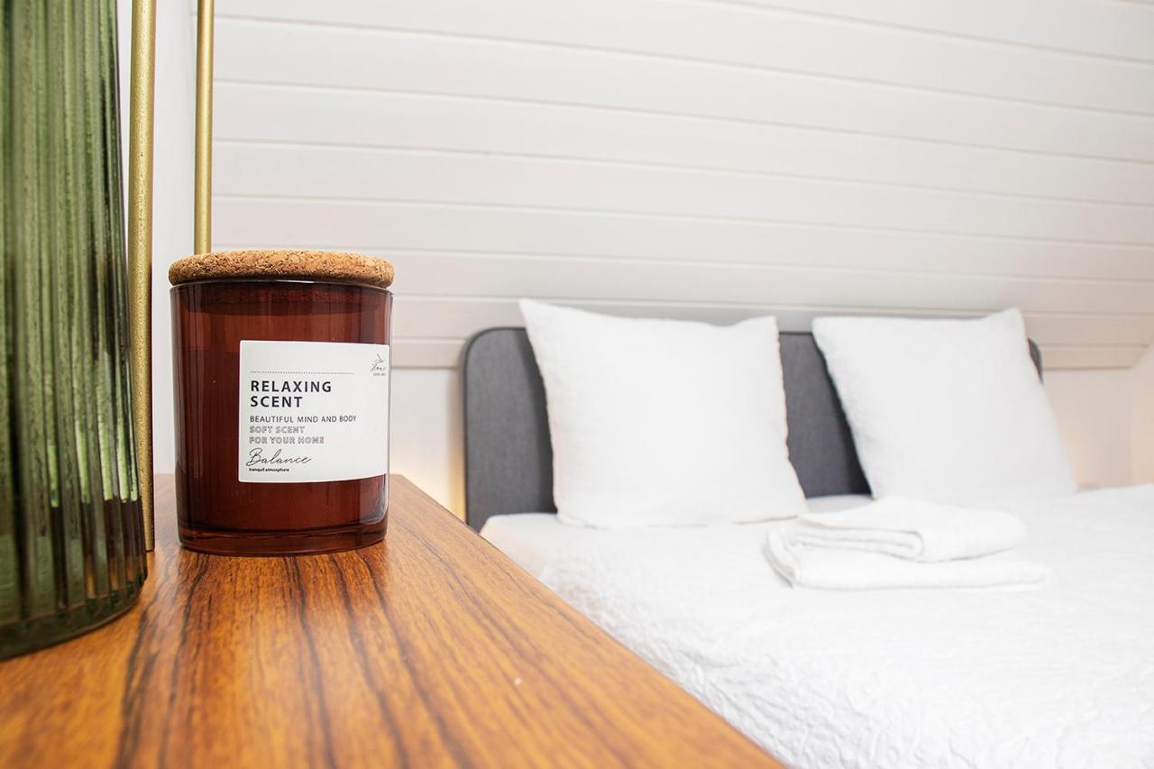 Blackncozy - Grosszuegiges Designappartement Mit Boxspringbetten Und Heimkino Фельдберг Экстерьер фото